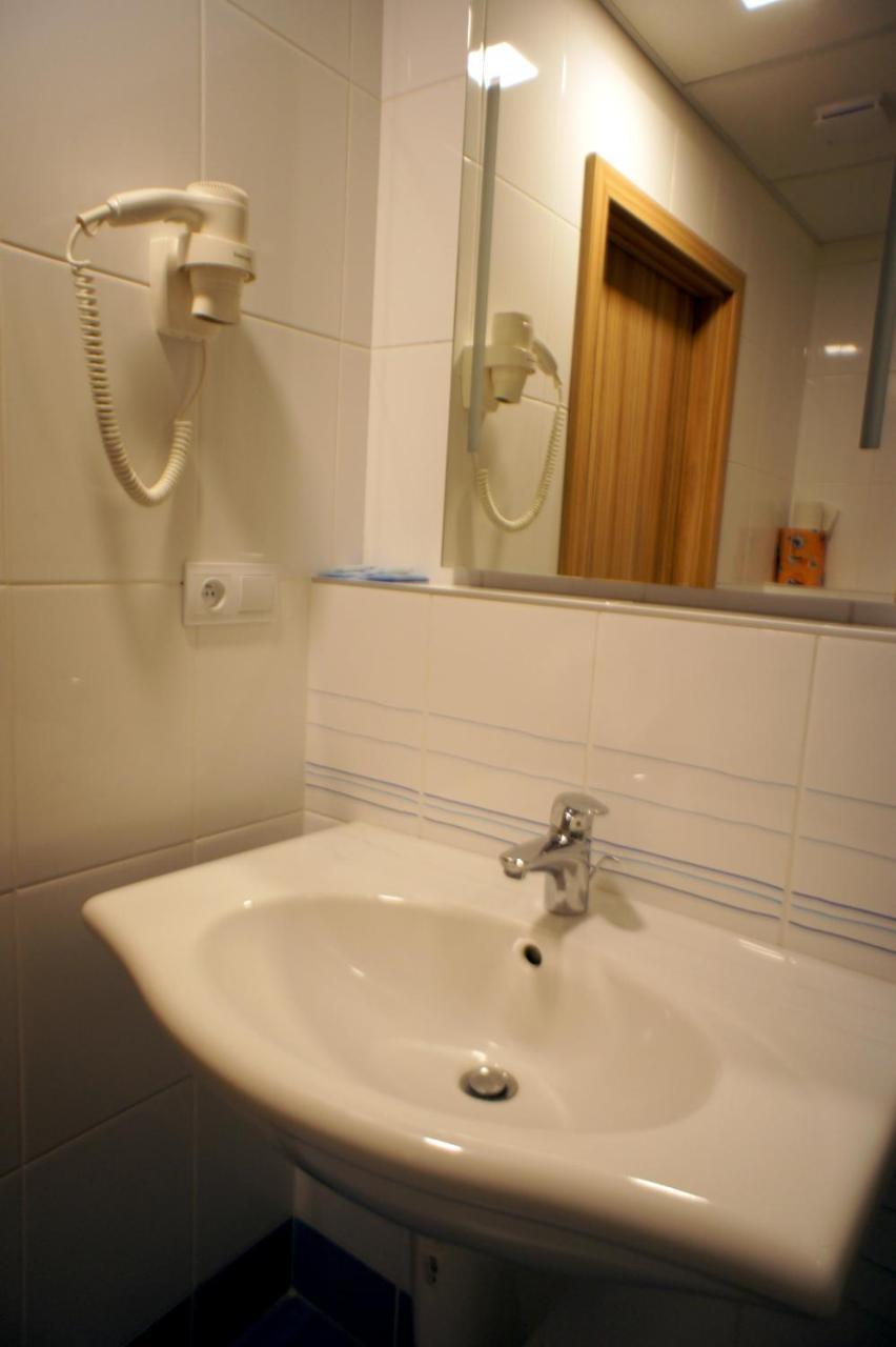 פארדוביצה Hotel Labe מראה חיצוני תמונה